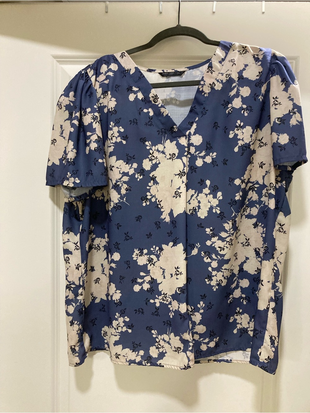 SHEIN Blue and Cream Floral V-Neck Blouse